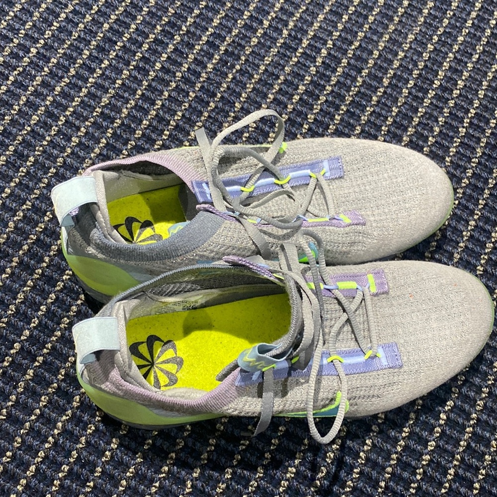 Nike Mens Vapormax sneakers